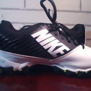 Nike Vapor Shark Youth Cleats Size 5.5 Great Cond